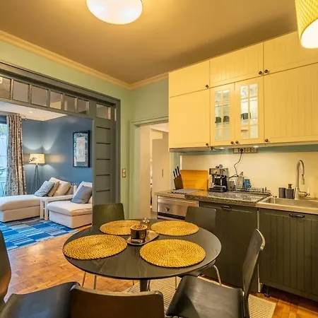 Stylish 2 Bdrm At Ndk Apartment *