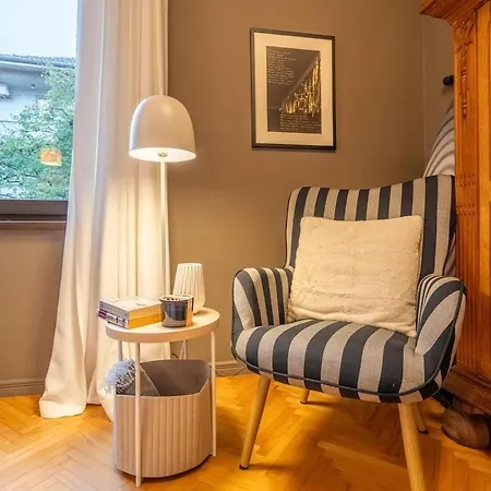 Apartment Stylish 2 Bdrm At Ndk *