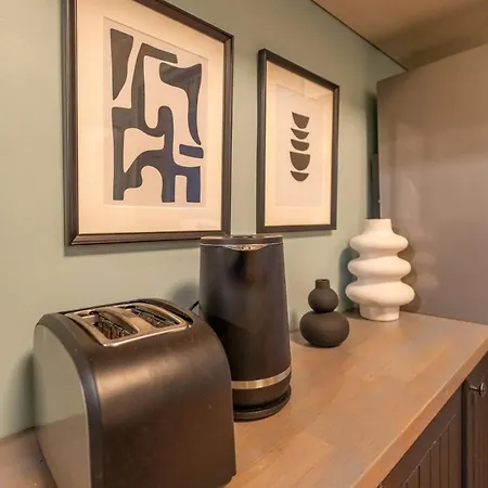 Apartment Stylish 2 Bdrm At Ndk