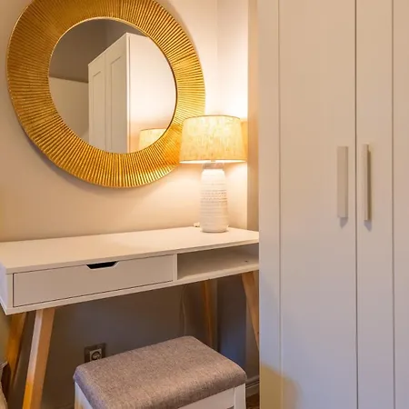 Stylish 2 Bdrm At Ndk Apartament Sofia