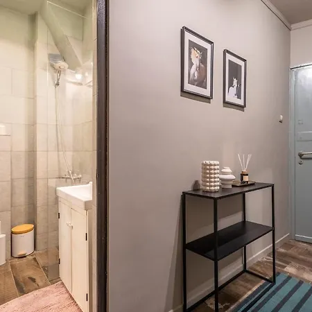 Stylish 2 Bdrm At Ndk *