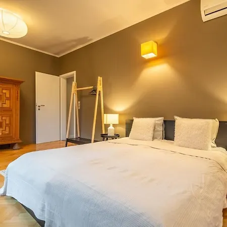 Stylish 2 Bdrm At Ndk Szófia