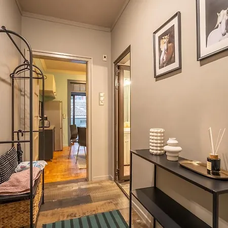 Stylish 2 Bdrm At Ndk Apartment *
