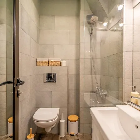 Stylish 2 Bdrm At Ndk