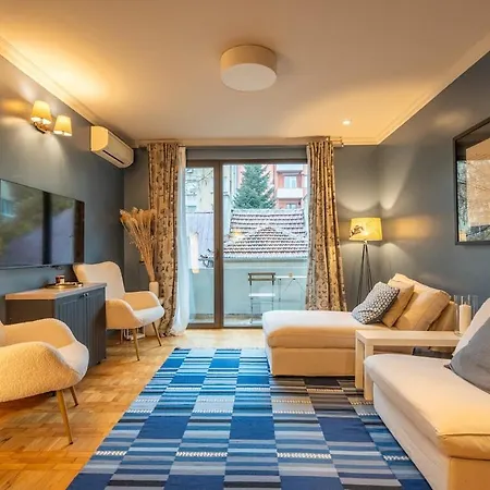 Apartment Stylish 2 Bdrm At Ndk