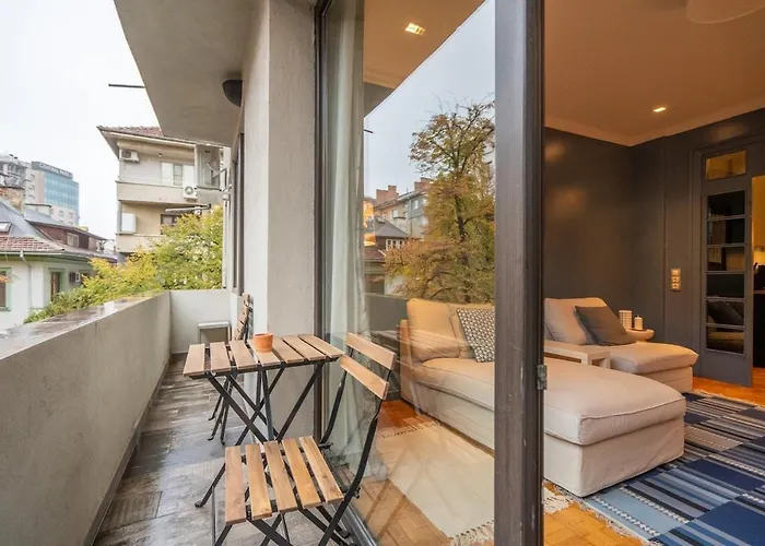 Stylish 2 Bdrm At Ndk Sofia