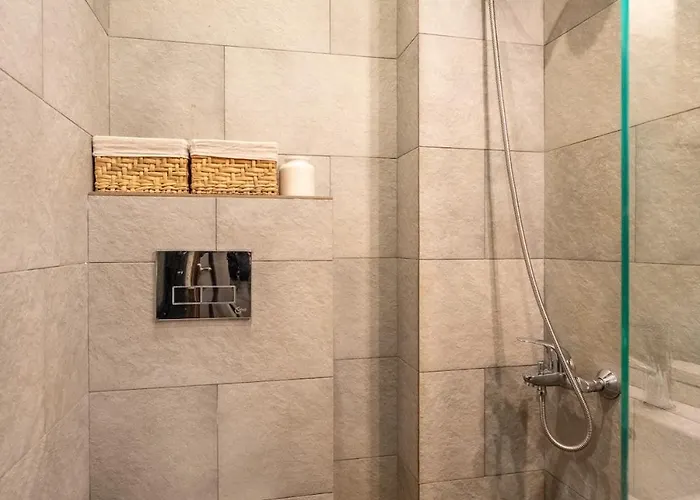 Stylish 2 Bdrm At Ndk * Sofia