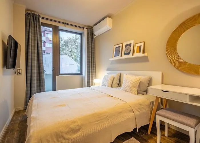 Lejlighed Stylish 2 Bdrm At Ndk *