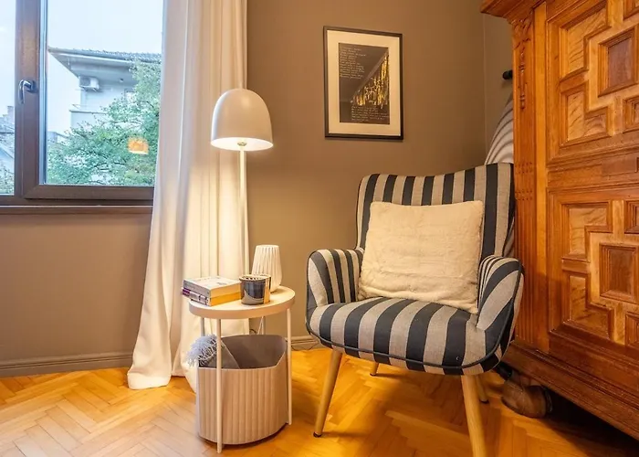 Lejlighed Stylish 2 Bdrm At Ndk *