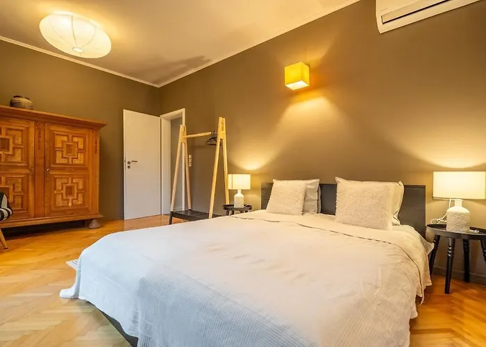 Stylish 2 Bdrm At Ndk Sofia