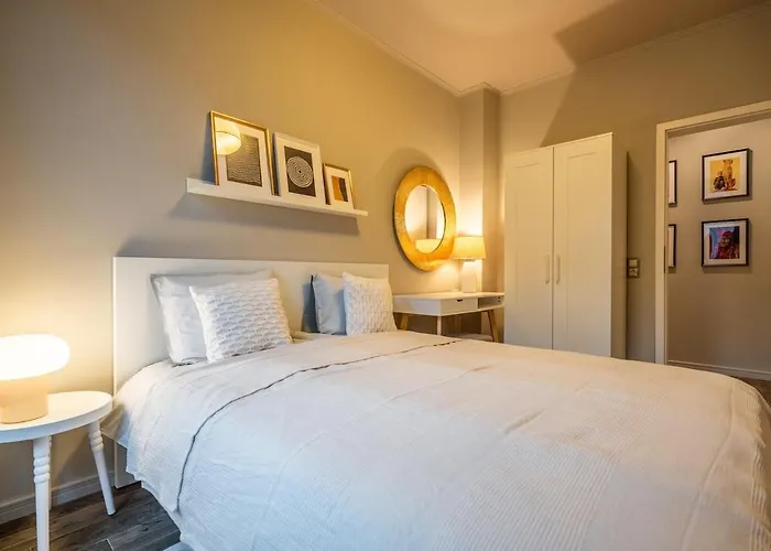 Stylish 2 Bdrm At Ndk * Sofia