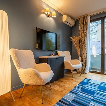 Apartament Stylish 2 Bdrm At Ndk