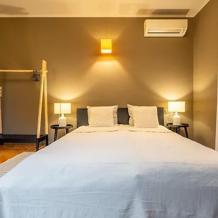 Stylish 2 Bdrm At Ndk *